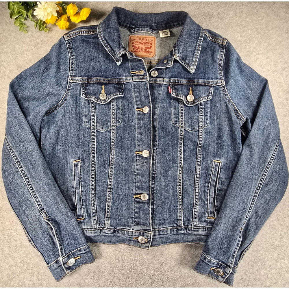 Levi's Denim Trucker Jacket Womens XL Blue Classic Button Up Layering Streetwear